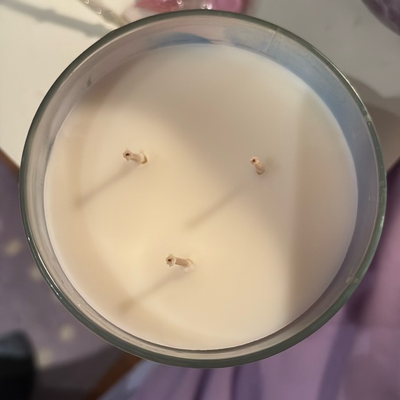 2 Brand New, Never Used Bath&BodyWork Scented Candles - Picture 3 of 8